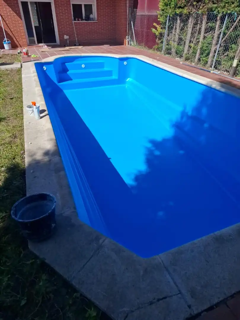 Piscina de Casa o xalet en venda en Renedo de Esgueva amb Calefacció, Jardí privat i Parquet