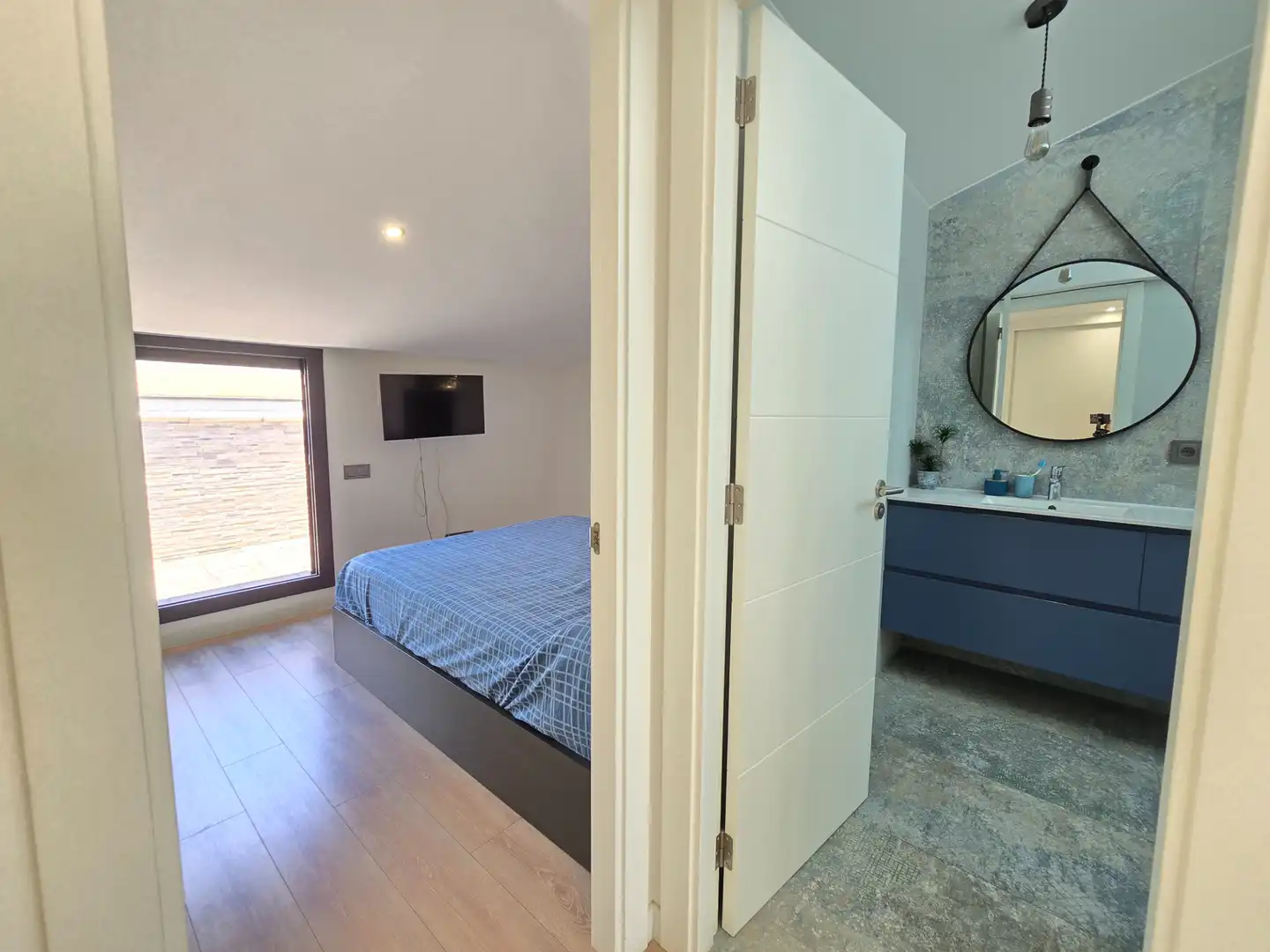 Schlafzimmer von Einfamilien-Reihenhaus zum Verkauf in Sabadell mit Terrasse und Schwimmbad