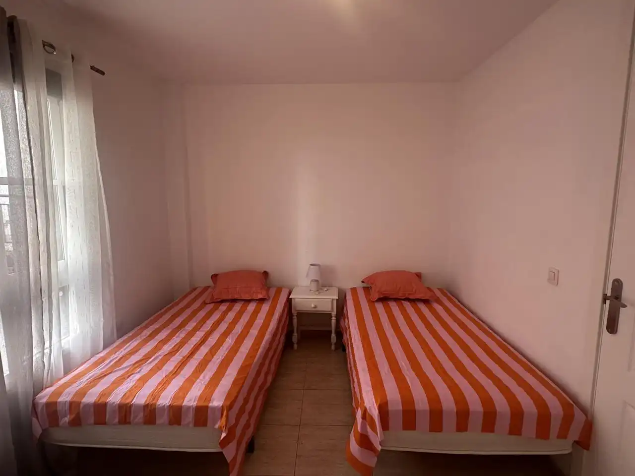 Habitación de Apartamento en venta en Adeje con Aire acondicionado, Terraza y Piscina comunitaria