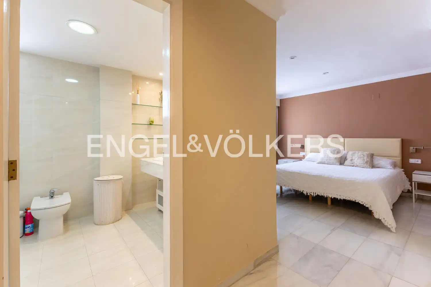 Piso en venta en Valencia con Aire acondicionado, Calefacción y Trastero