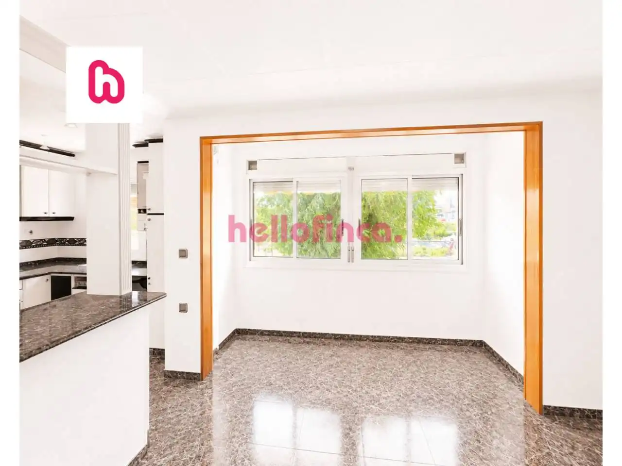 Piso en venta en Terrassa con Trastero y Alarma