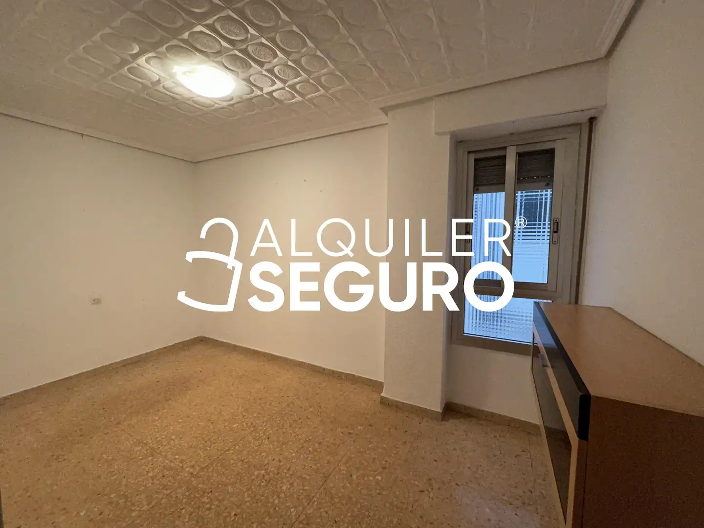 Dormitori de Pis de lloguer en Benetússer amb Aire condicionat, Terrassa i Moblat