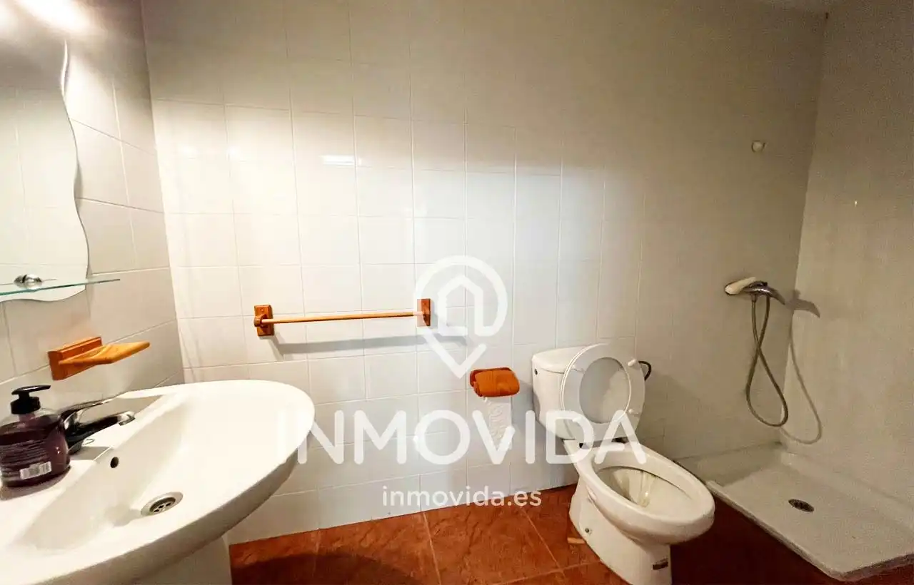 Bathroom of Industrial buildings for sale in Novelé  / Novetlè