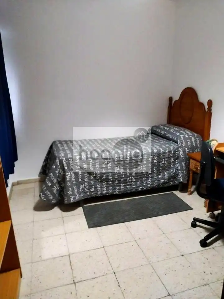 Schlafzimmer von Wohnung zur Miete in Sevilla mit Klimaanlage, Terrasse und Möbliert