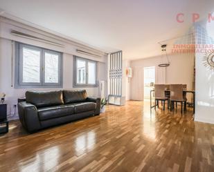 Living room of Flat to rent in  Madrid Capital  with Air Conditioner, Heating and Parquet flooring