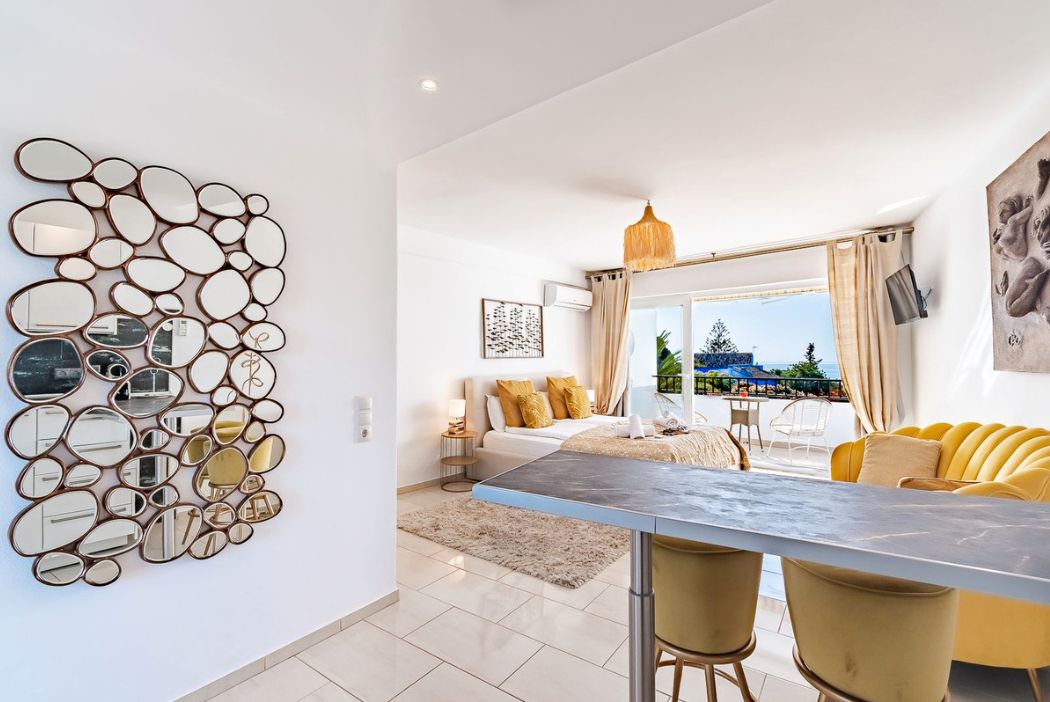 Dormitori de Estudi en venda en Marbella amb Aire condicionat, Terrassa i Moblat