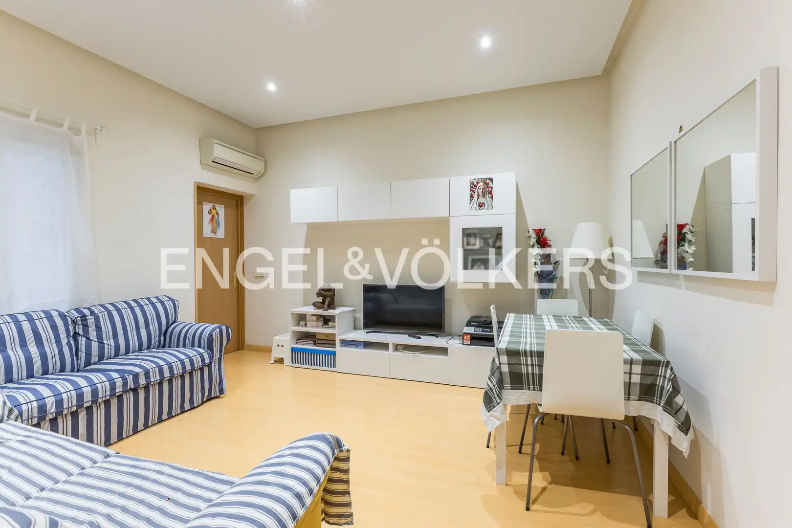Sala d'estar de Apartament de lloguer en Madrid amb Aire condicionat i Calefacció