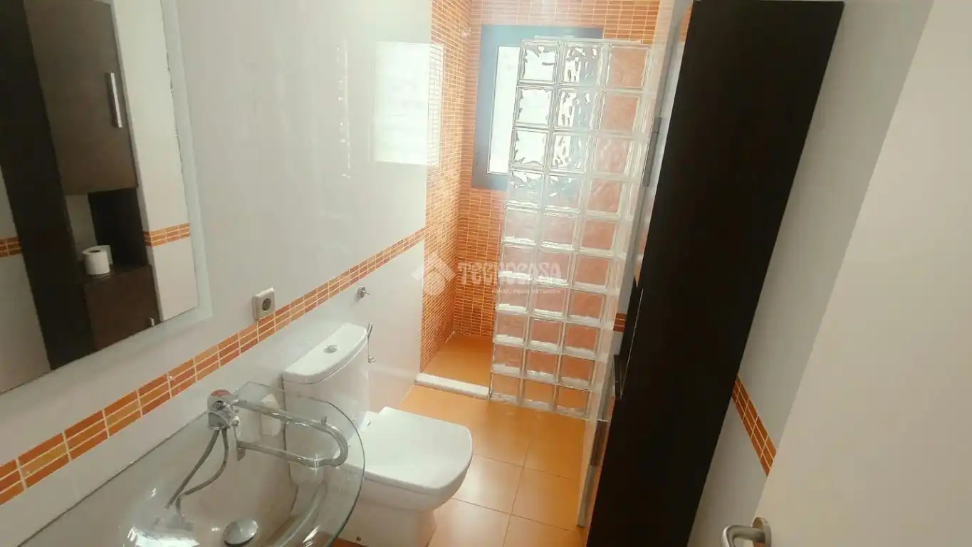Baño de Piso en venta en La Rinconada con Aire acondicionado