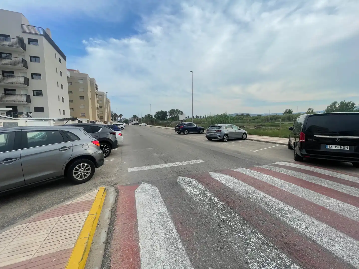 Aparcament de Apartament de lloguer en Daimús amb Moblat, Balcó i Piscina comunitària