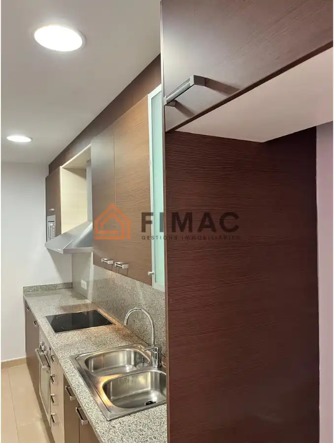 Cocina de Piso en venta en Sant Hipòlit de Voltregà con Calefacción
