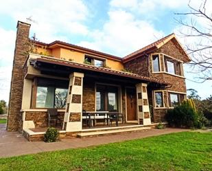 Vista exterior de Casa o xalet en venda en Ribeira amb Calefacció, Terrassa i Balcó