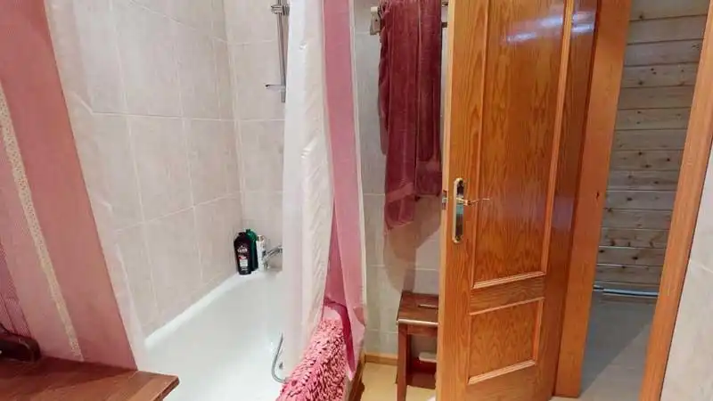 Bany de Casa o xalet en venda en La Muela amb Aire condicionat, Calefacció i Jardí privat
