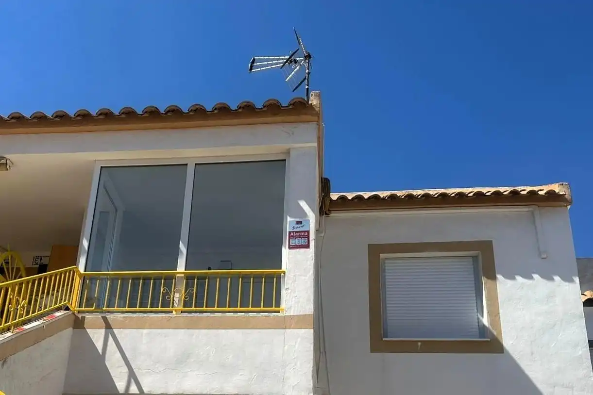 Vista exterior de Ático en venta en Torrevieja con Aire acondicionado, Calefacción y Terraza