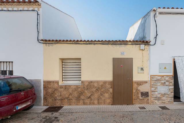 Casa-chalet en Venta en C/ Aroche en Santa Bárbara de Casa