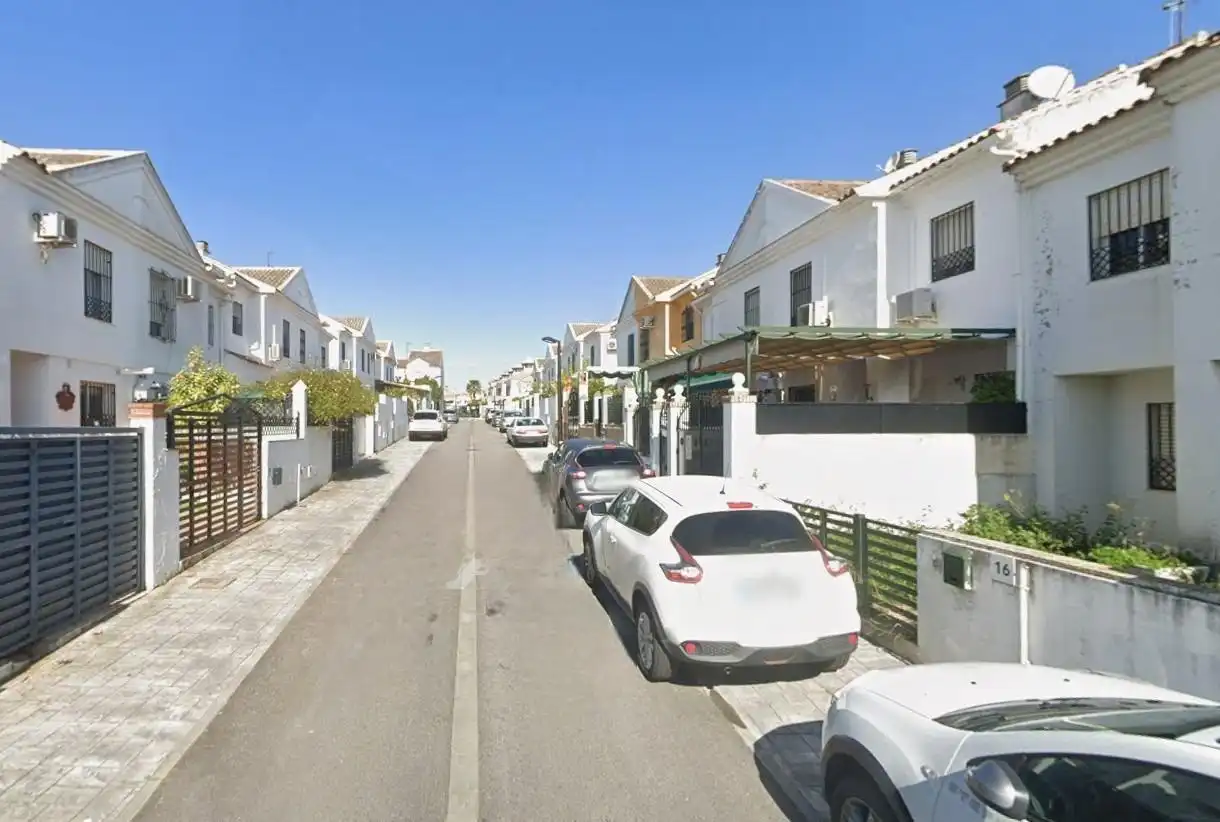 Vista exterior de Casa adosada en venta en Tomares