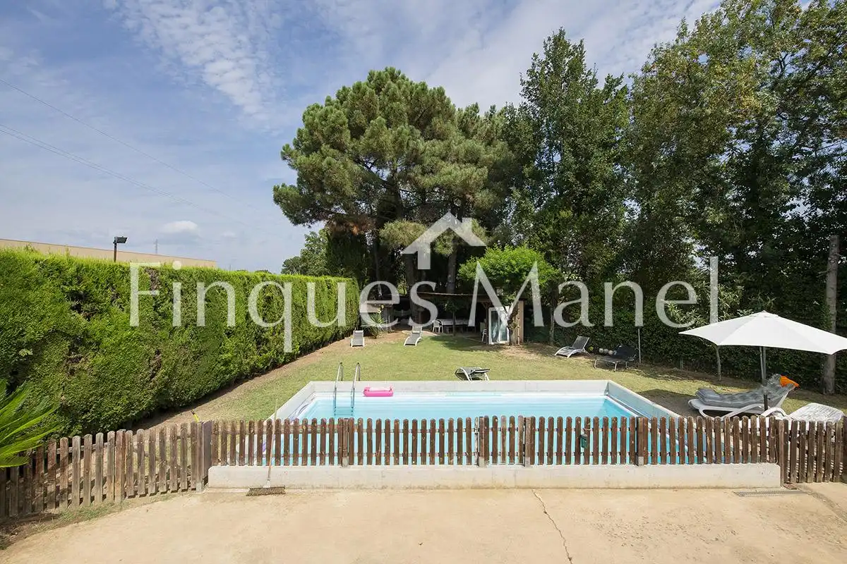 Houses for sale in Carreteta de Banyoles, Fontcoberta