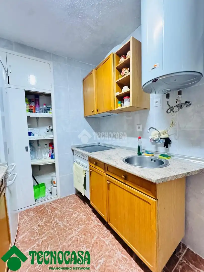 Cocina de Casa adosada en venta en Los Navalmorales con Aire acondicionado y Terraza