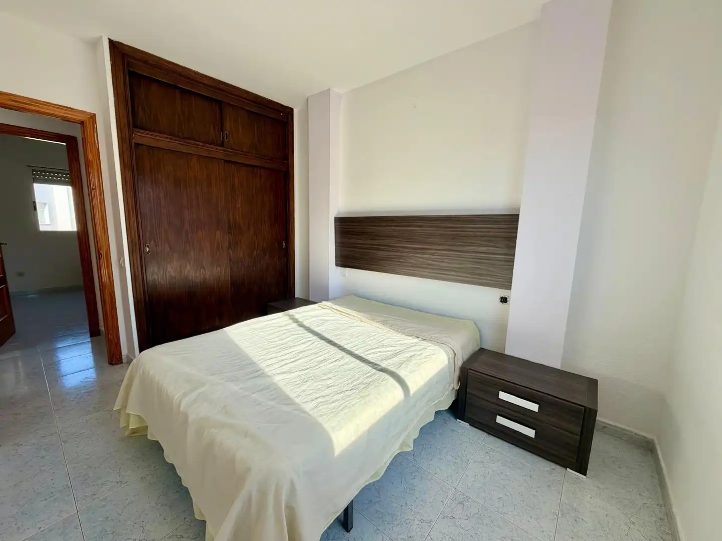 Habitación de Casa adosada en venta en Almería con Jardín privado, Terraza y Amueblado