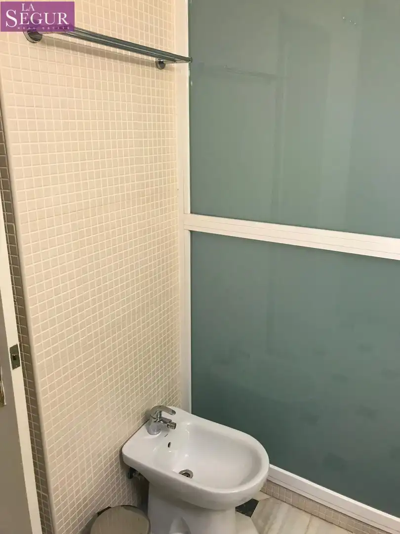 Bany de Apartament en venda en Cádiz