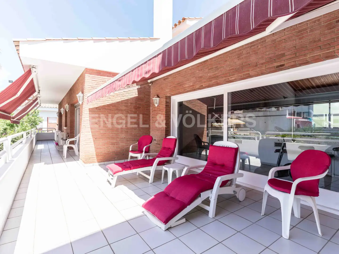 Terrasse von Haus oder Chalet zum Verkauf in Pineda de Mar mit Klimaanlage, Heizung und Privatgarten