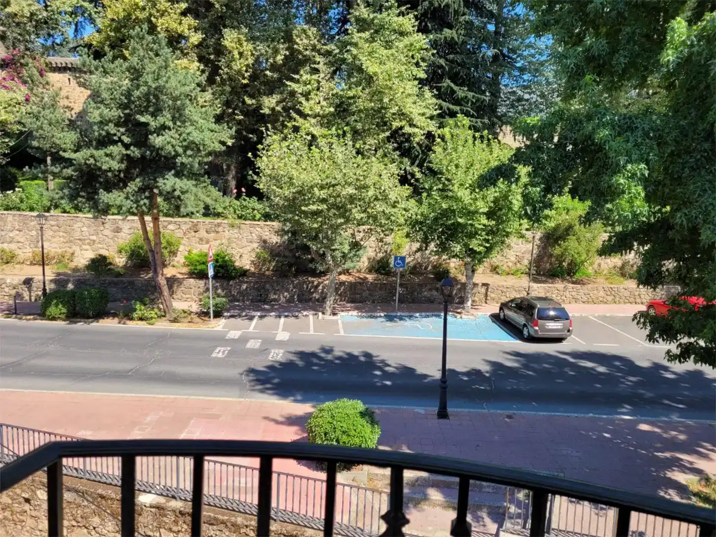 Parkplatz von Wohnung zur Miete in Jarandilla de la Vera mit Klimaanlage, Abstellraum und Möbliert