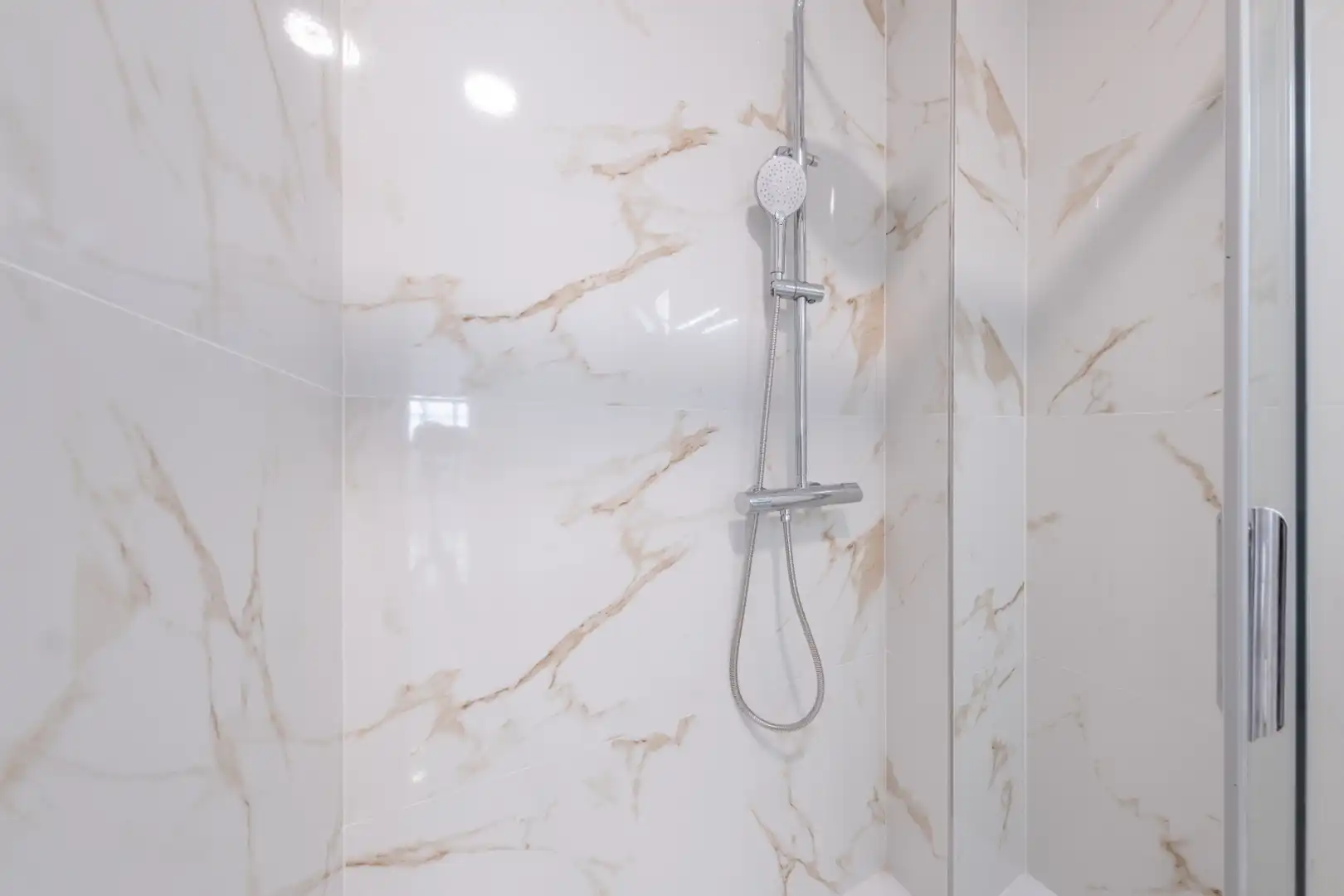 Bathroom of Attic for sale in Las Palmas de Gran Canaria  with Air Conditioner, Terrace and Balcony
