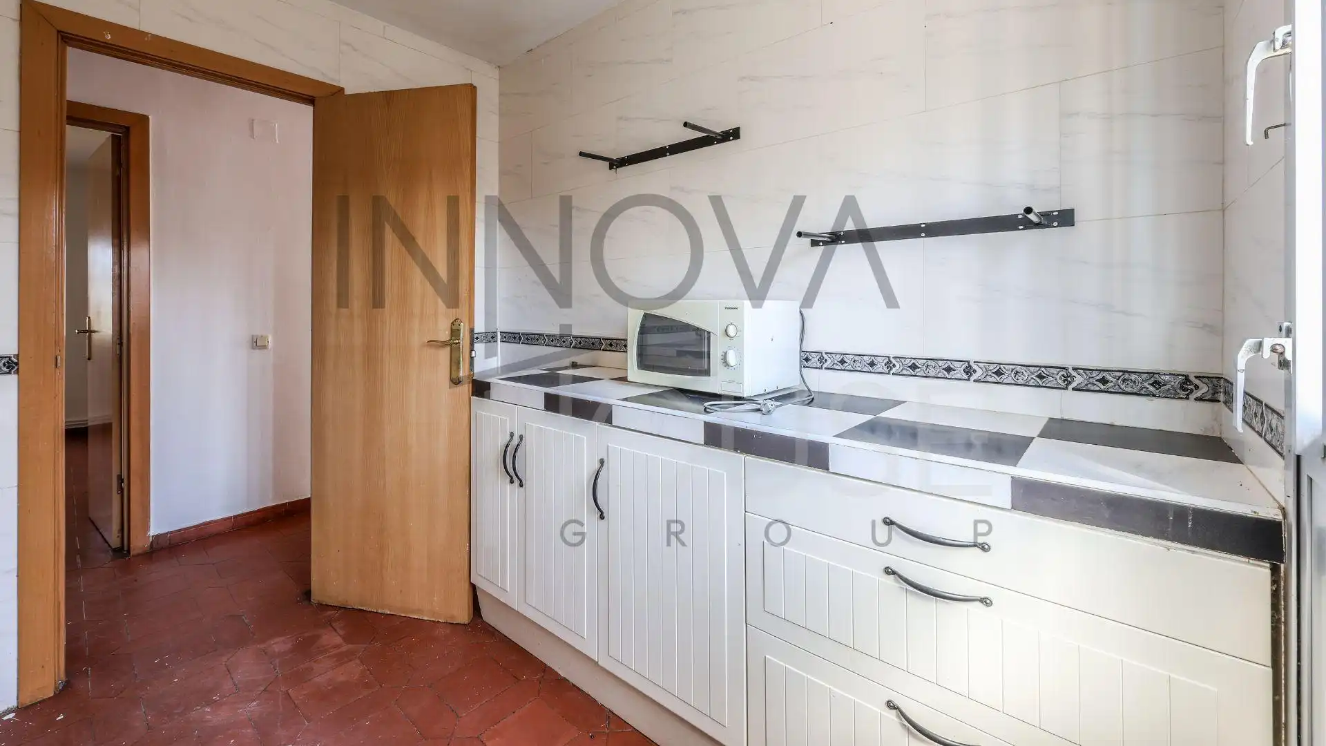 Cuina de Casa o xalet en venda en Talamanca de Jarama amb Jardí privat, Terrassa i Piscina