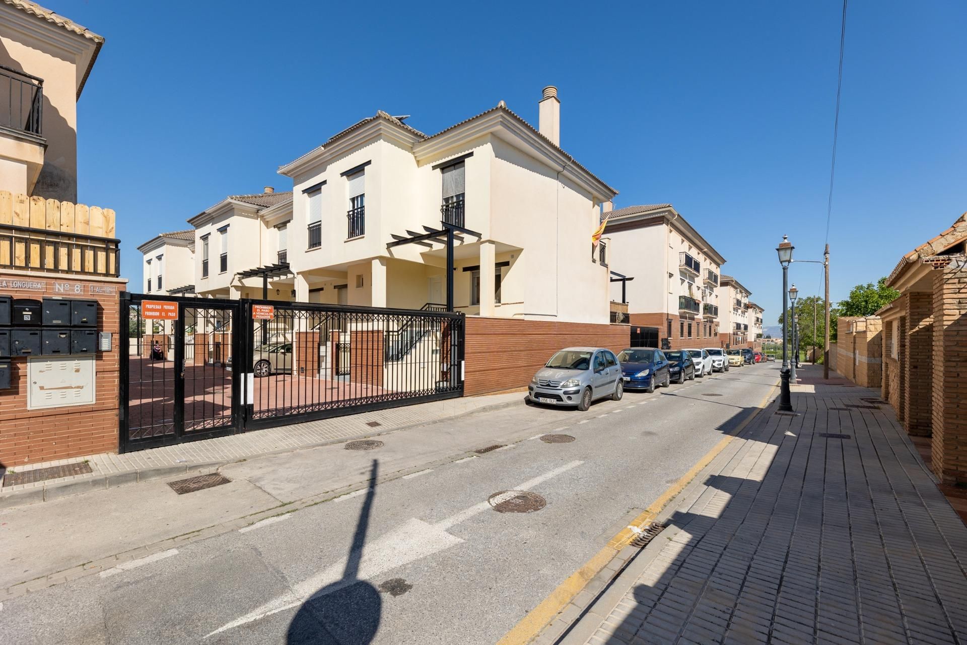 Exterior view of Single-family semi-detached for sale in Las Gabias  with Air Conditioner, Heating and Private garden
