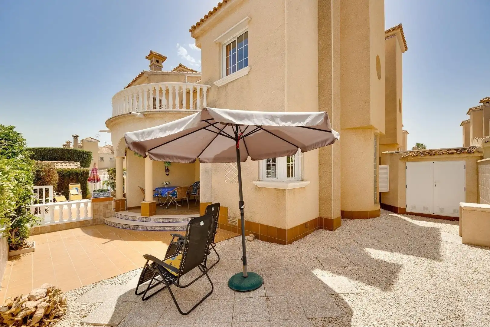Reihenhaus mit Terrasse zum Verkauf in N/A