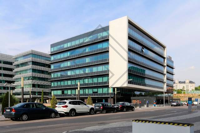 Oficina en Alquiler en Calle Vía de los Poblados en Valdebebas - Valdefuentes