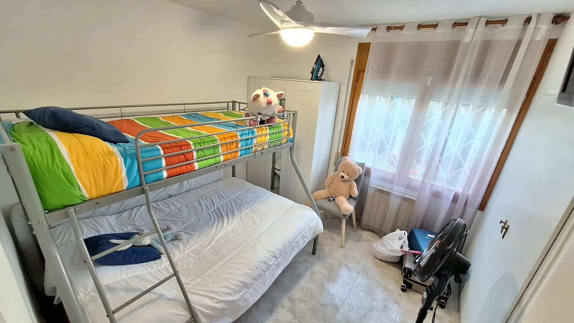 Habitación de Apartamento de alquiler en El Vendrell con Calefacción y Jardín privado