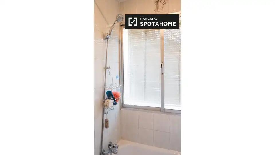 Room in Palomeras Sureste