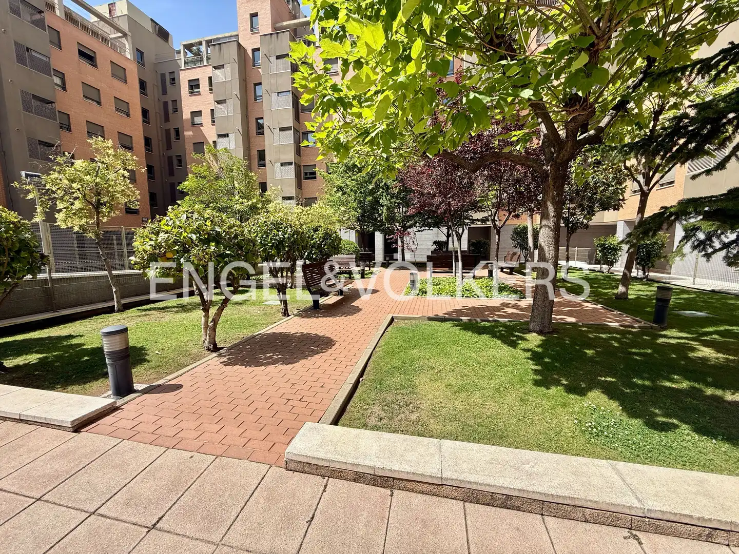 Vista exterior de Piso de alquiler en Madrid con Calefacción, Parquet y Piscina