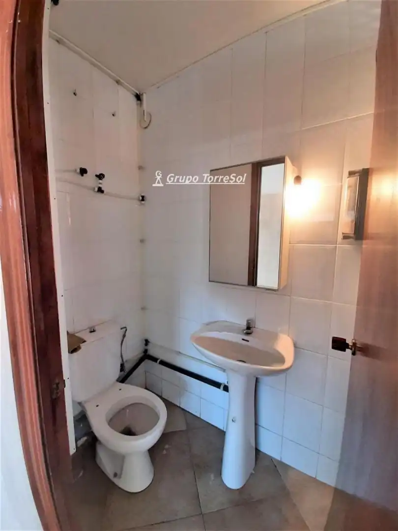 Local comercial en alquiler en Alt de Sant Pere, imagen 4