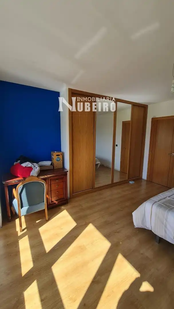 Dormitori de Casa o xalet en venda en Lugo amb Calefacció i Moblat