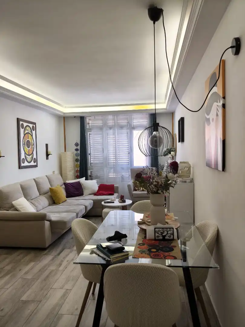 Sala d'estar de Pis en venda en Las Palmas de Gran Canaria amb Traster, Moblat i Forn