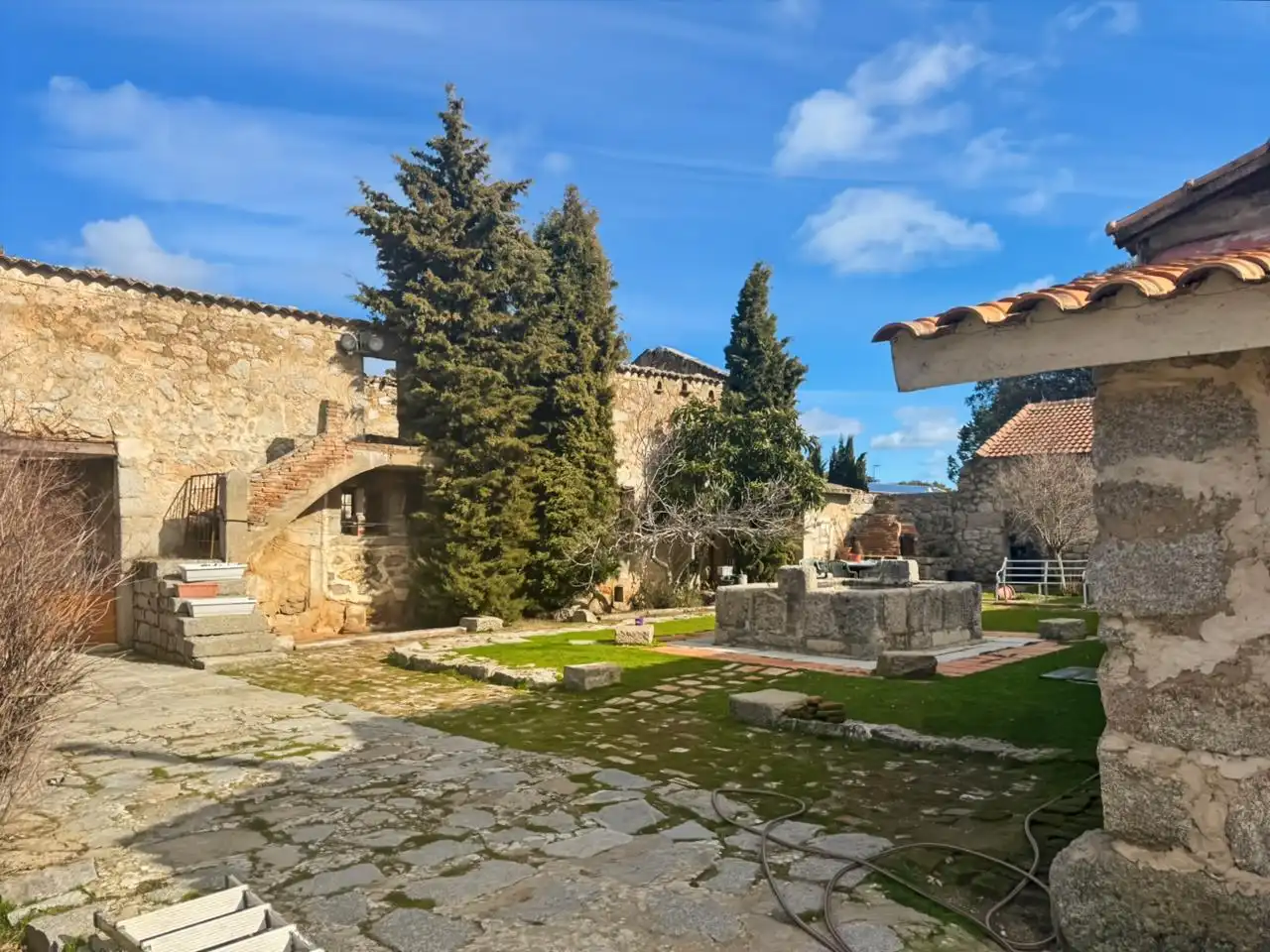 Außenansicht von Country house zum Verkauf in Colmenarejo mit Privatgarten