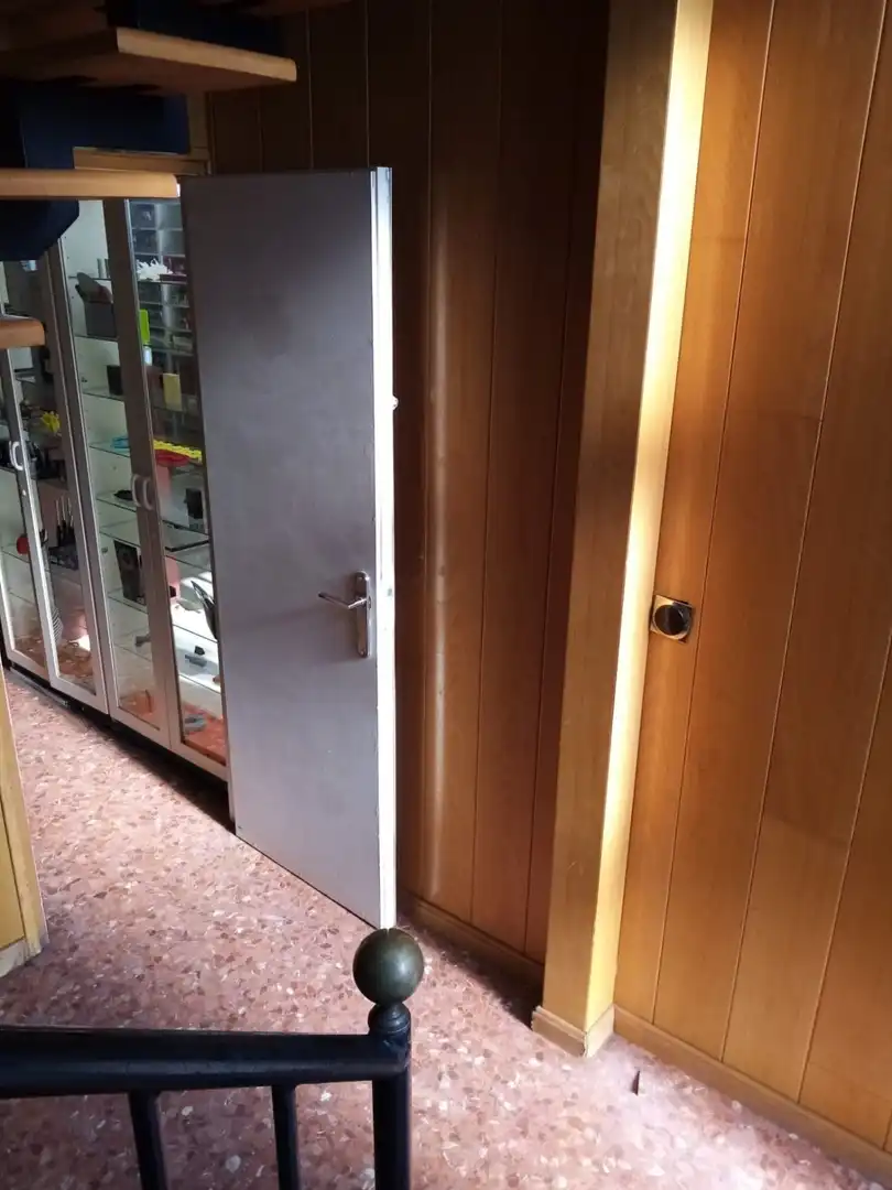 Business premises for sale in Centre - Sant Oleguer, imagen 3