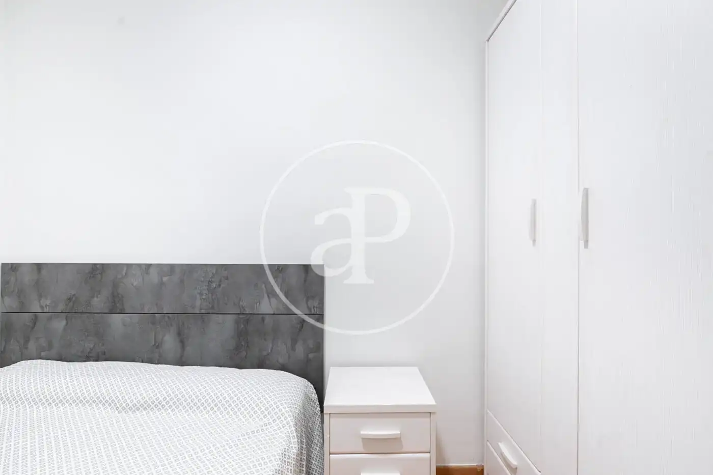 Habitación de Piso en venta en Barcelona con Calefacción y Amueblado