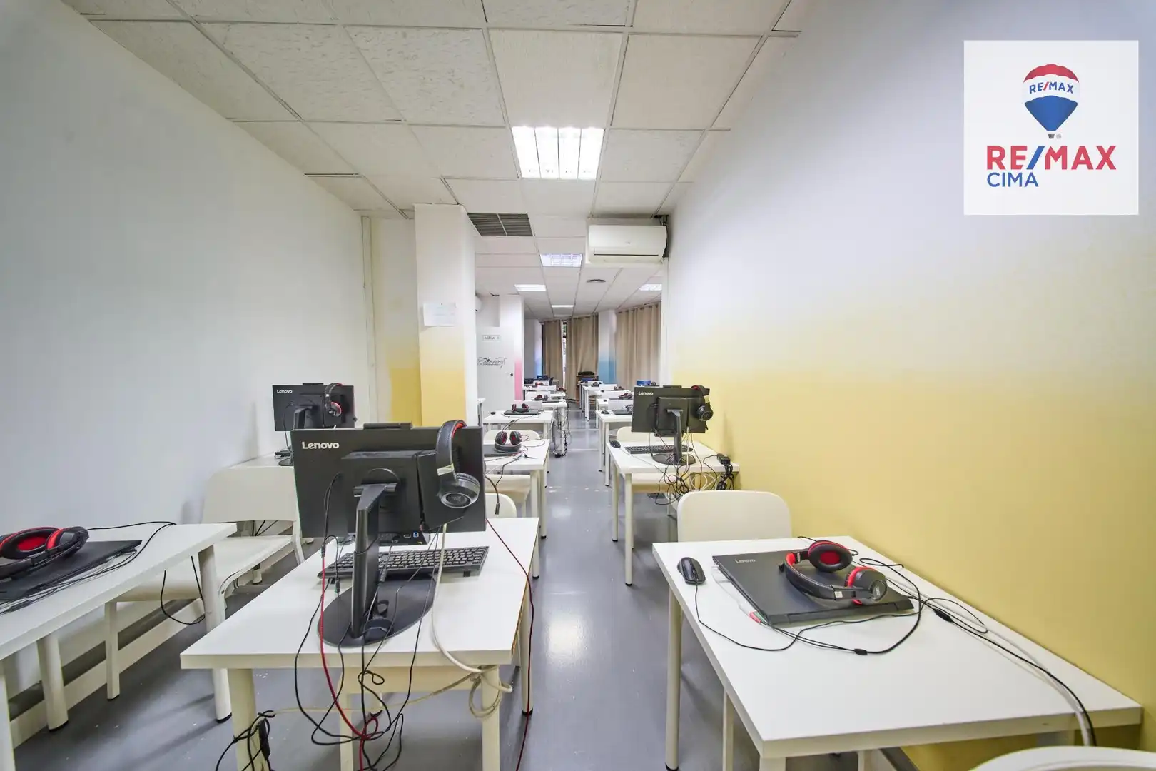 Business premises for transfer in Calle de la Cruz del Sur 8, imagen 28