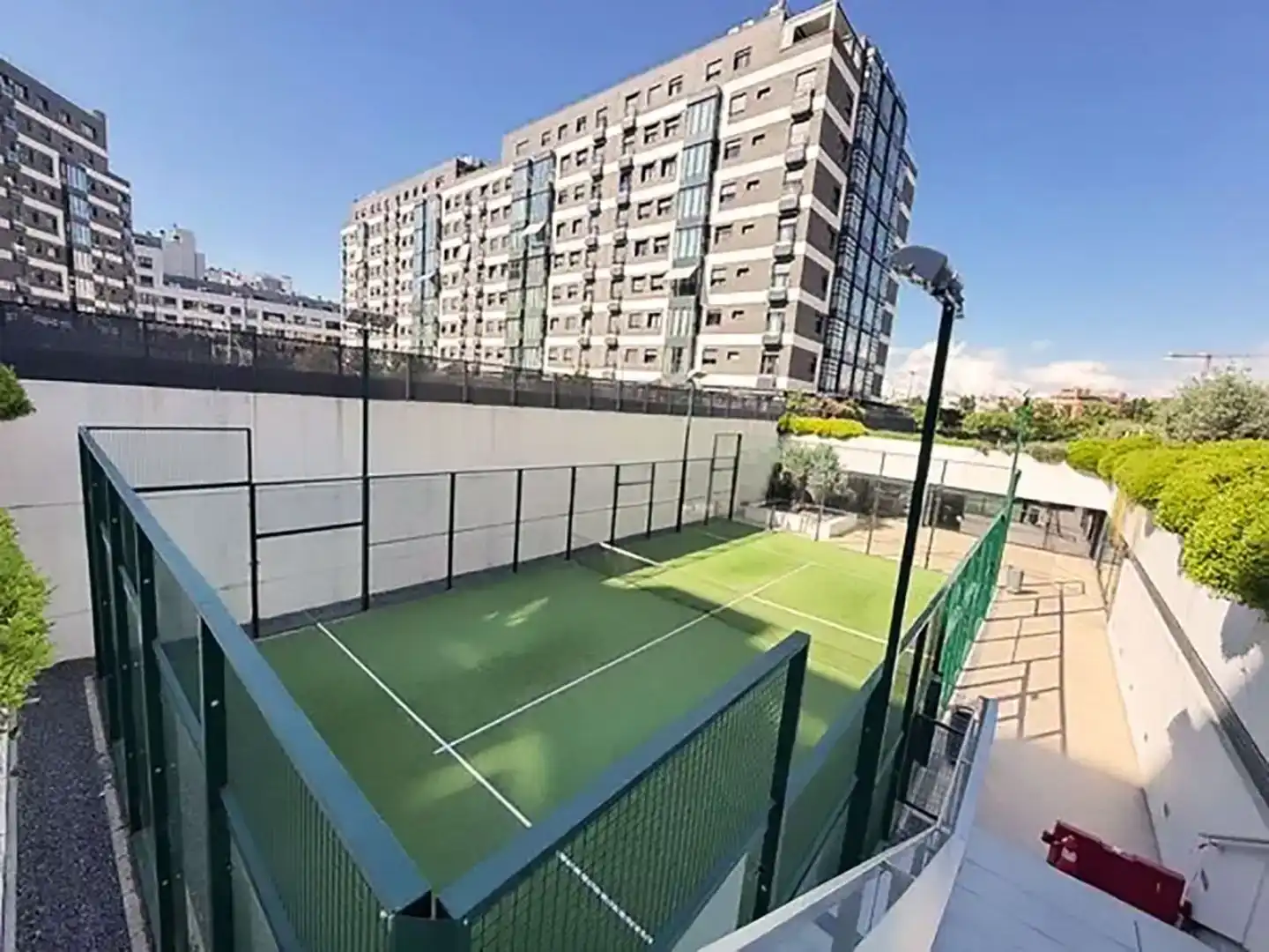 Terrassa de Pis en venda en  Madrid Capital amb Aire condicionat, Piscina i Balcó