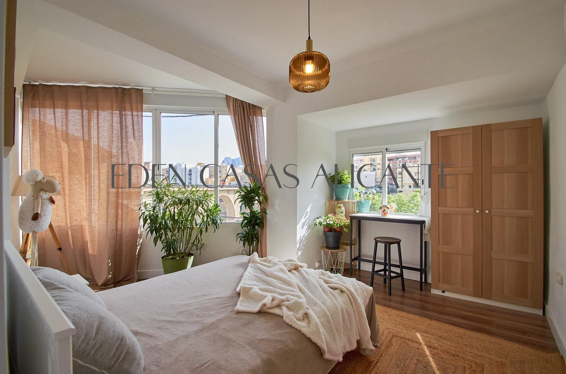Dormitori de Apartament en venda en Villajoyosa / La Vila Joiosa amb Aire condicionat, Calefacció i Terrassa