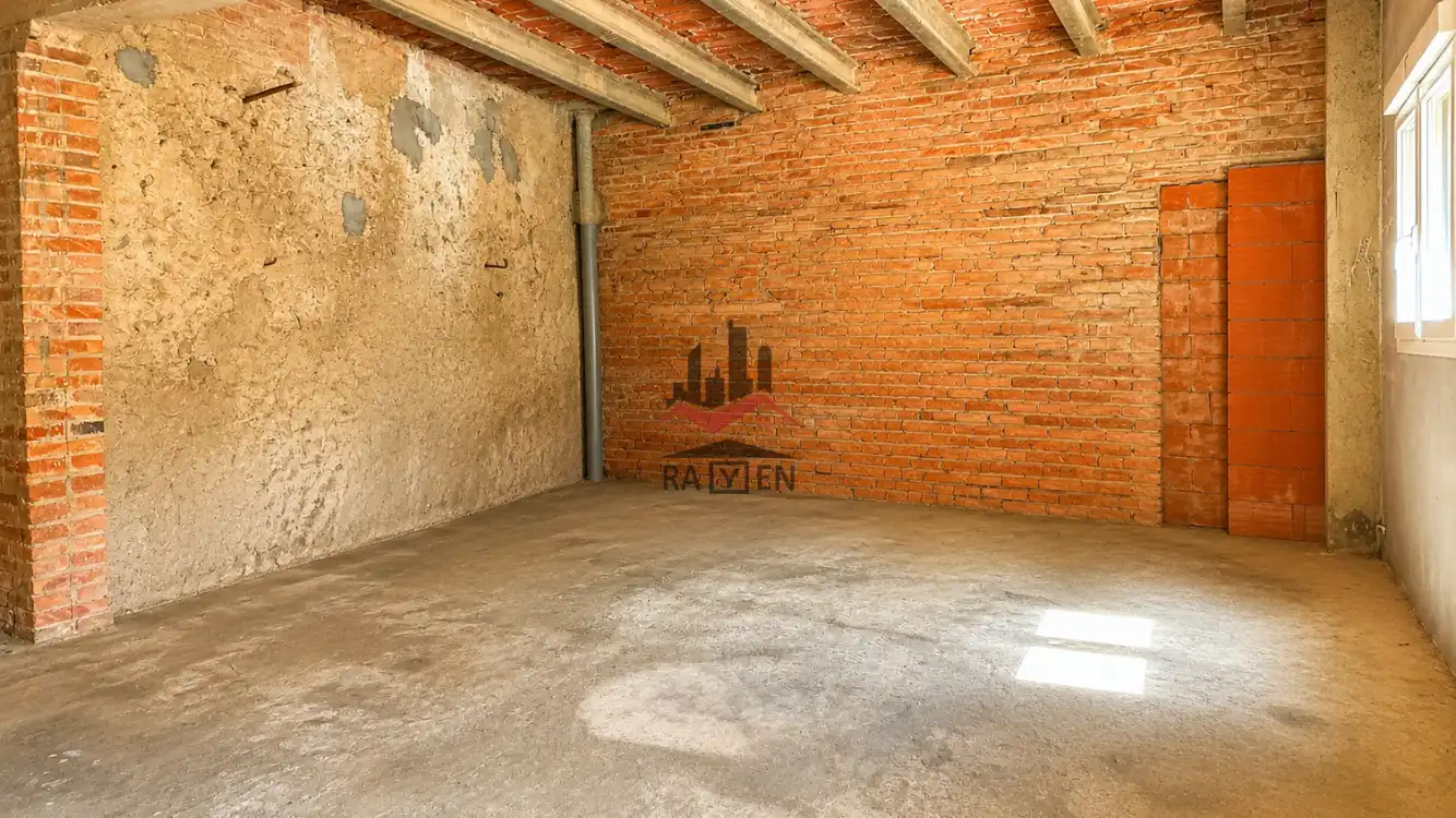 Detached homes for sale in Riumors