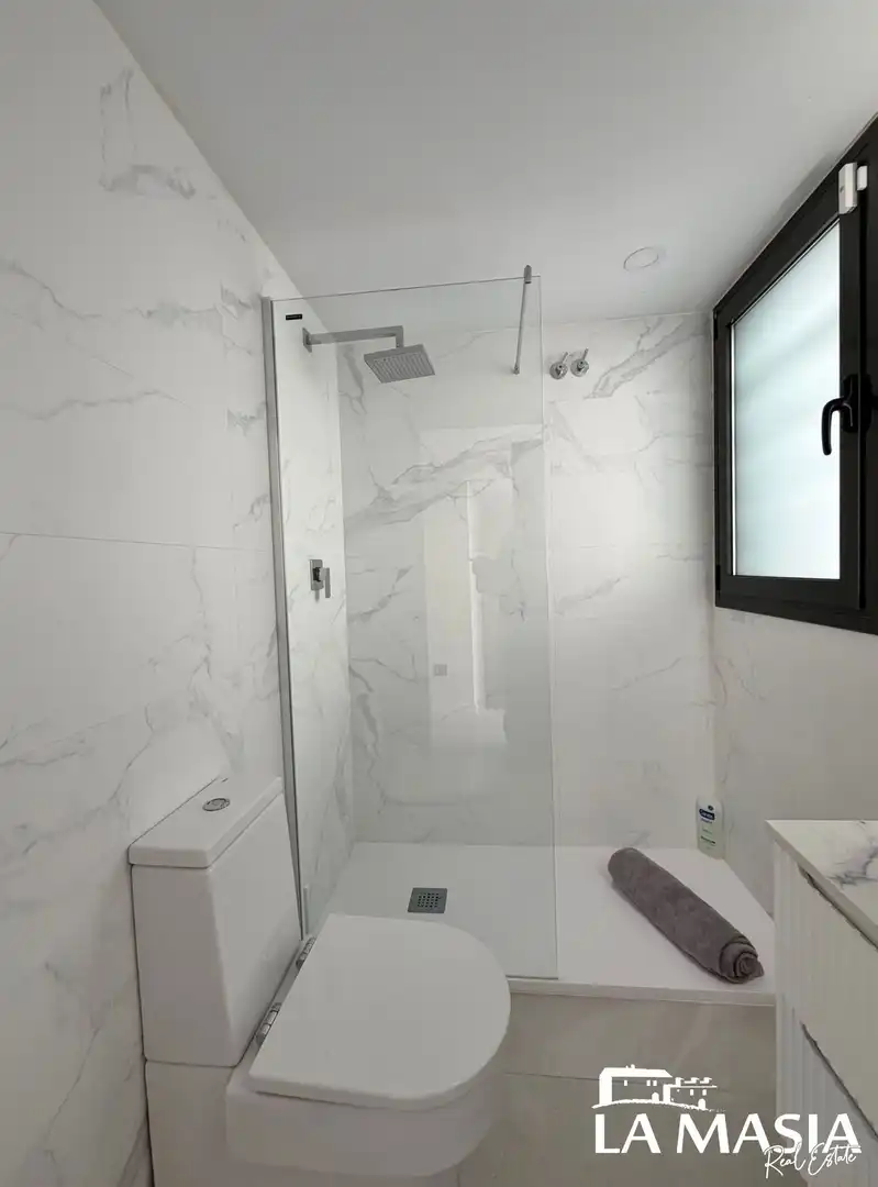 Baño de Casa o chalet en venta en Canyelles con Aire acondicionado, Calefacción y Jardín privado