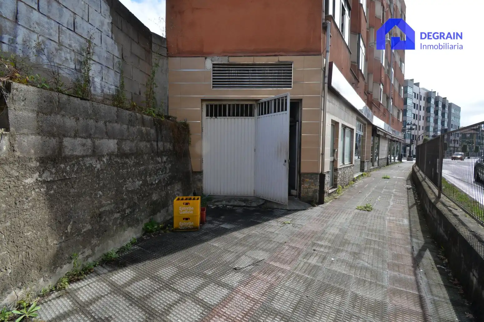 Vista exterior de Local de lloguer en Oviedo 
