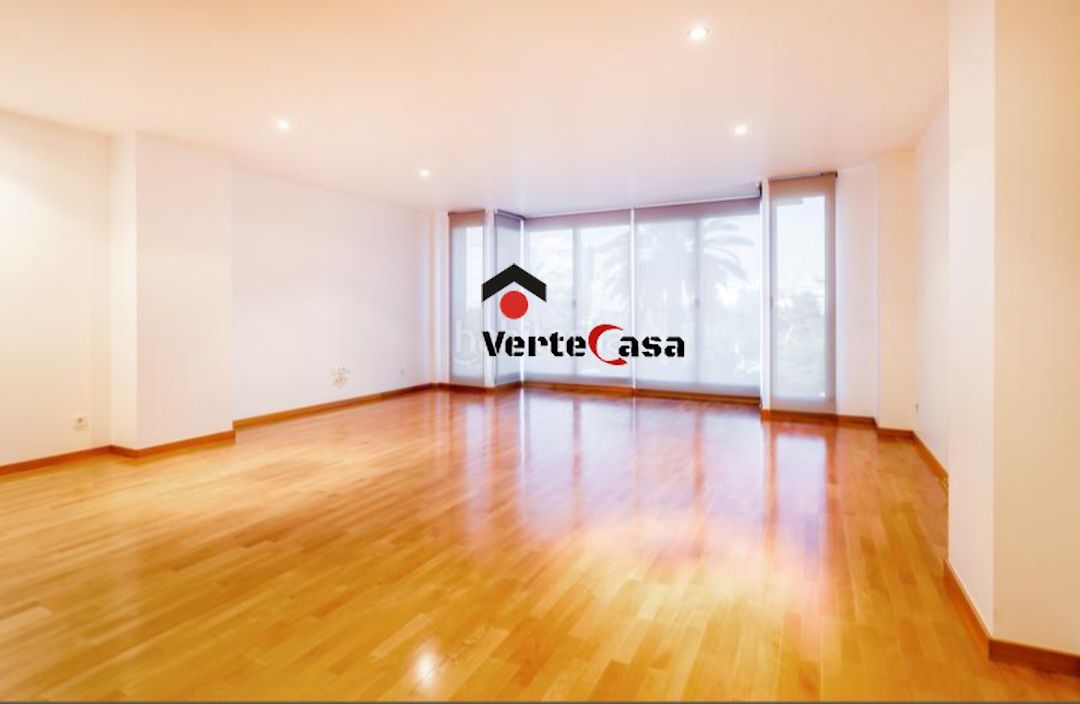 Exterior view of Flat for sale in  Valencia Capital  with Air Conditioner, Heating and Parquet flooring