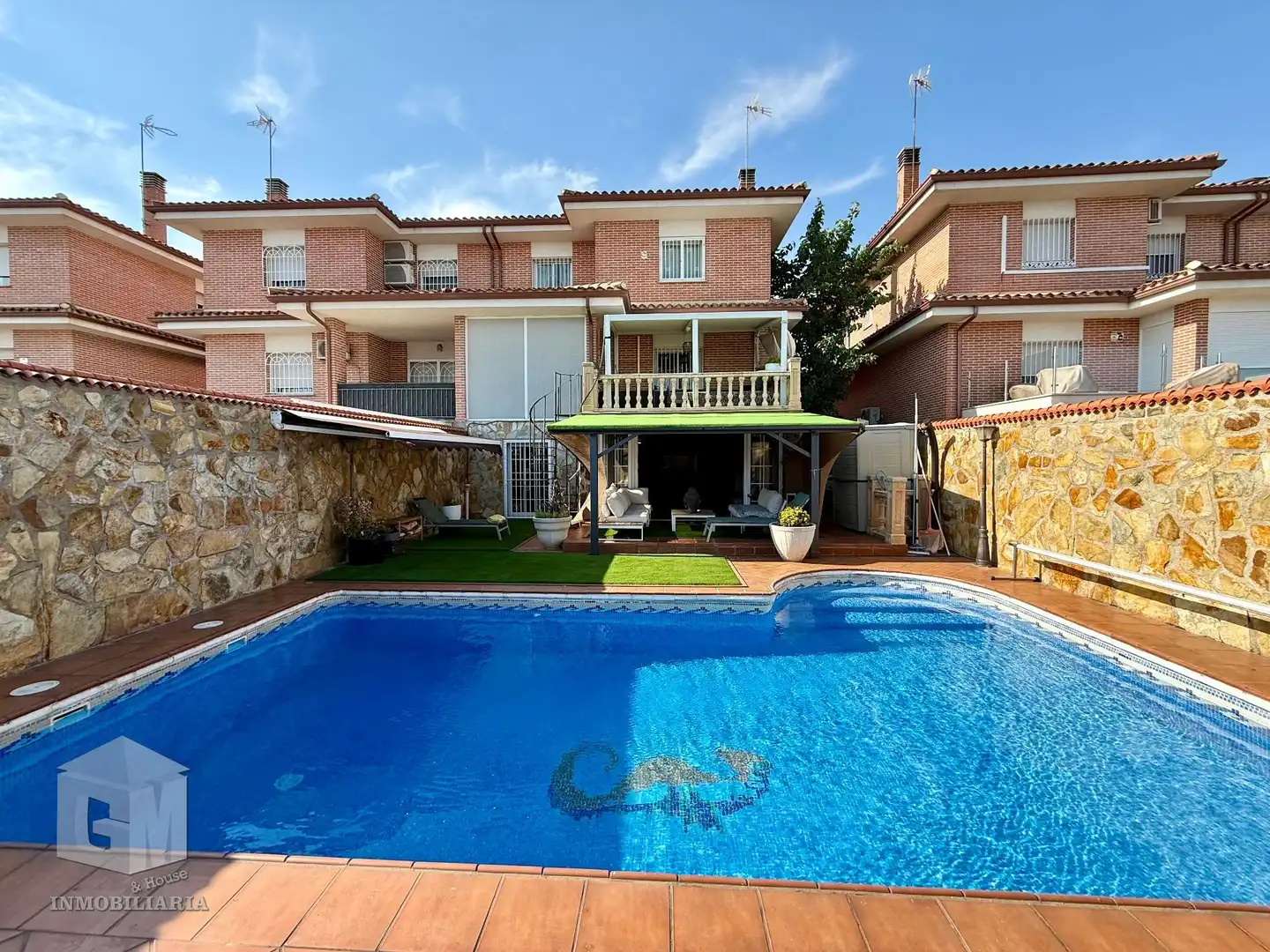 Swimming pool of Detached homes for sale in Arroyomolinos (Madrid)  with Air Conditioner, Heating and Private garden