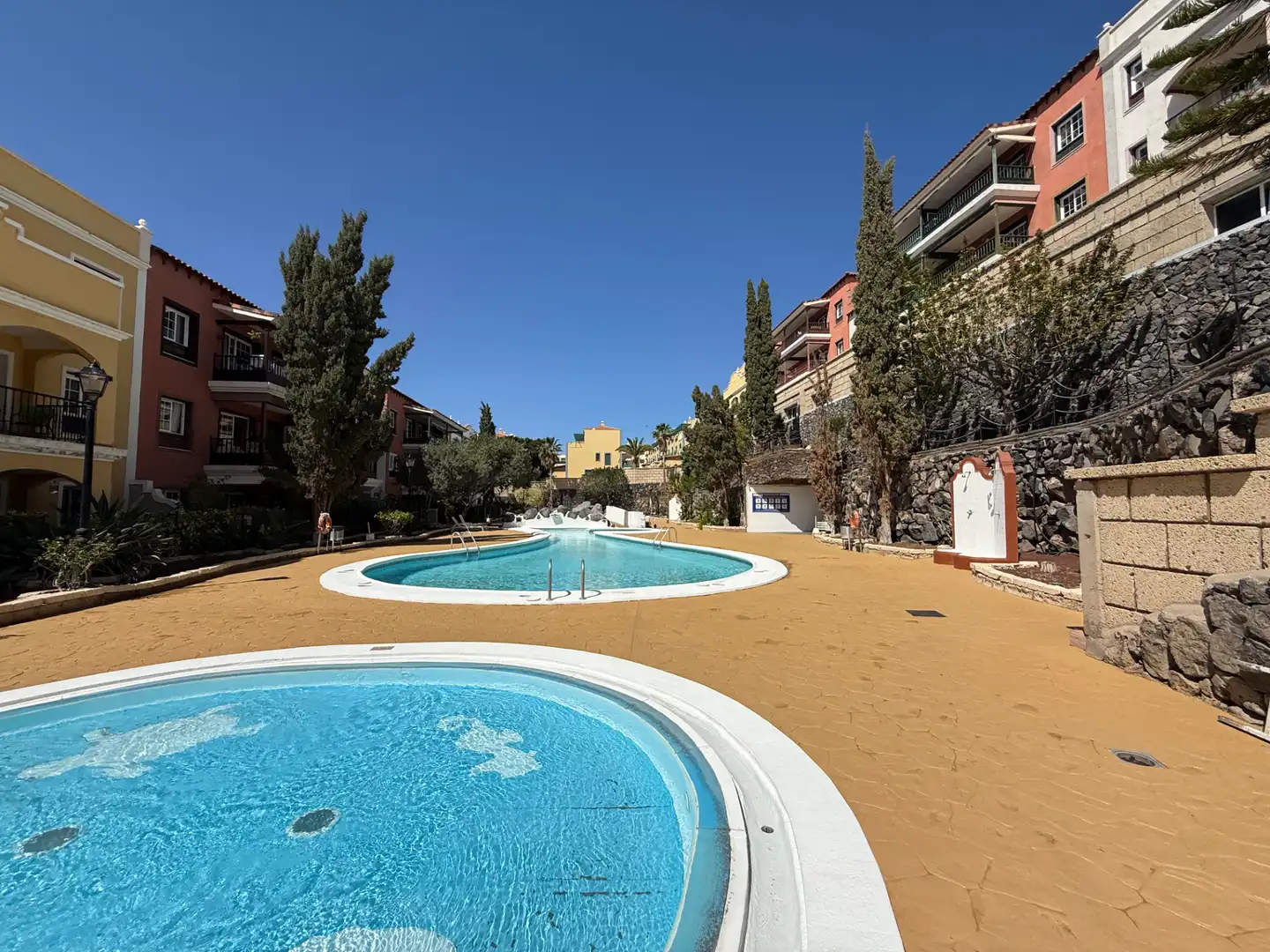 Vista exterior de Piso en venta en San Miguel de Abona con Terraza, Trastero y Amueblado