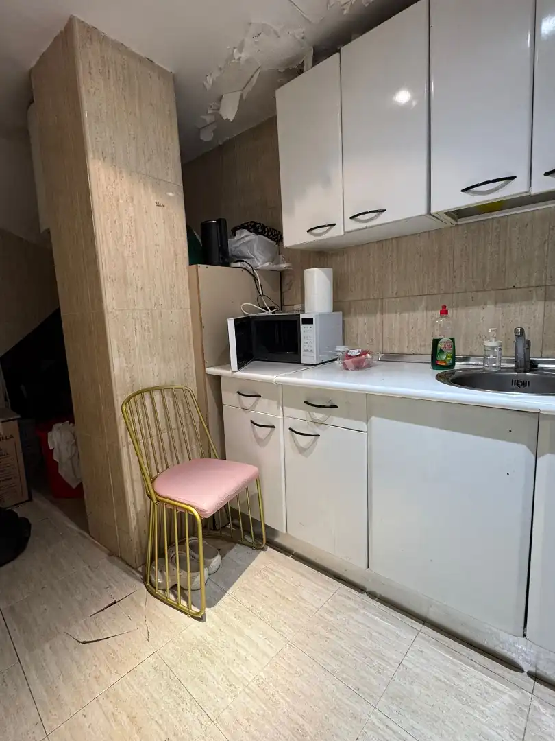 Cocina de Local en venta en Madrid con Aire acondicionado, Calefacción y Amueblado