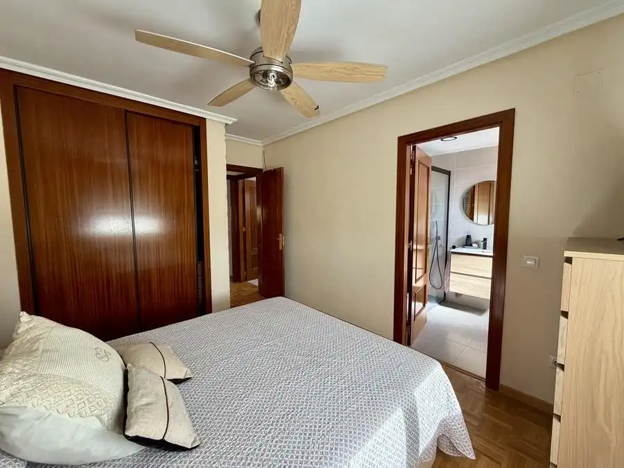 Schlafzimmer von Wohnung zum Verkauf in Madrid mit Klimaanlage, Heizung und Schwimmbad